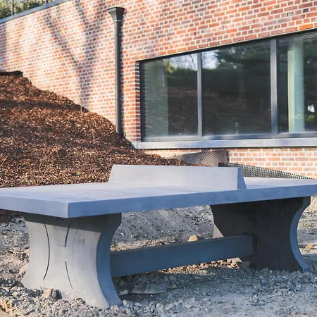 - Le Mont تورناي