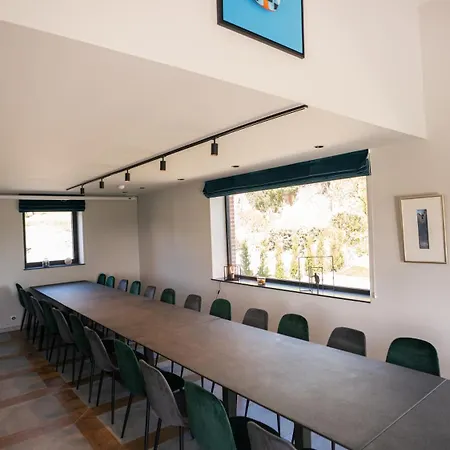 - Le Mont تورناي